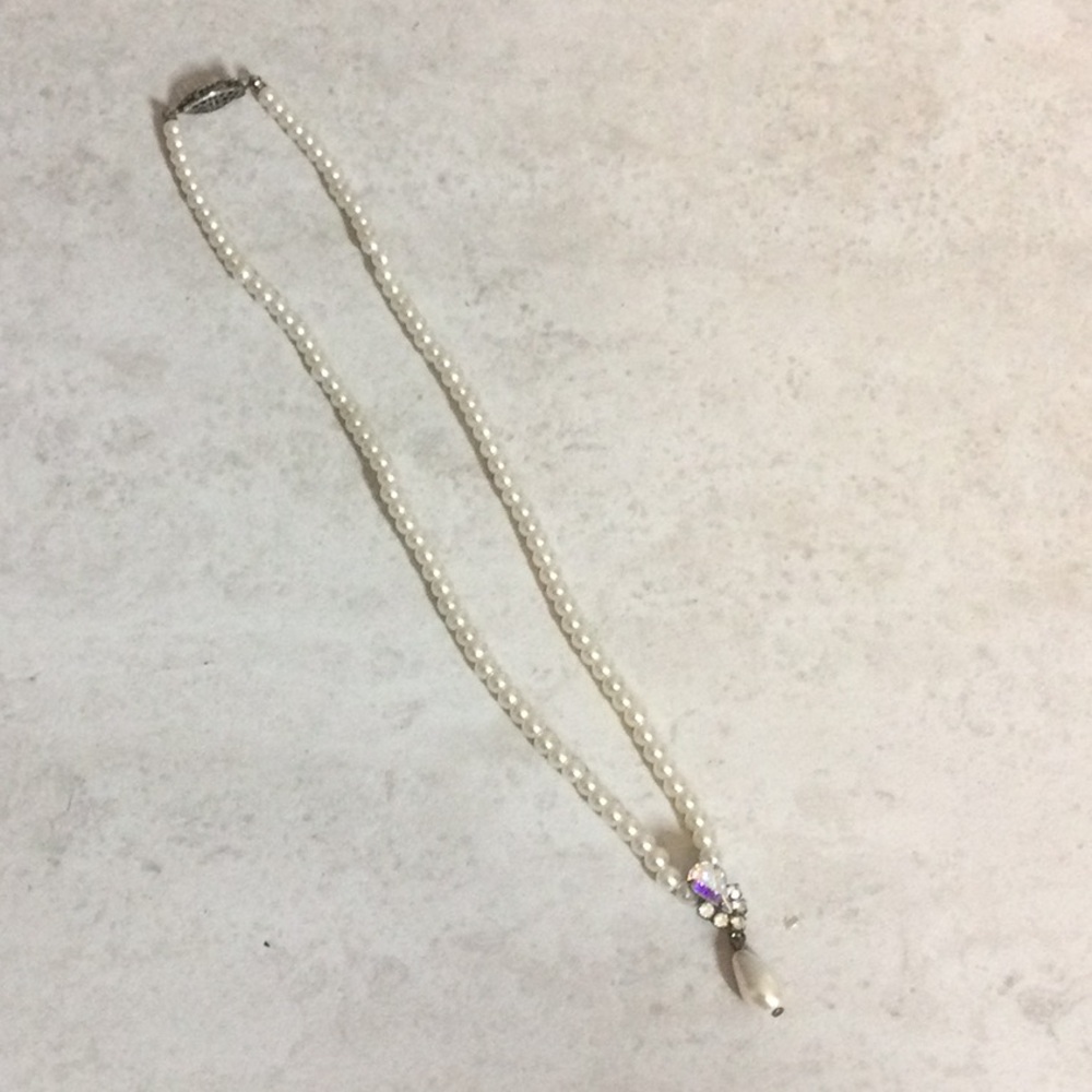 Small white Pearl with bling Pearl drop necklace